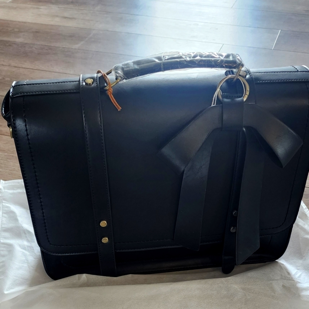 Women's leather briefcase